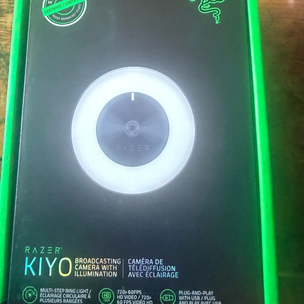 Razer Kiyo Streaming Camera with Ring Light - Black- Only used a couple times.